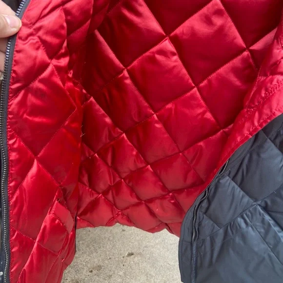 Lightweight Reversible Vest - Picture 6 of 11